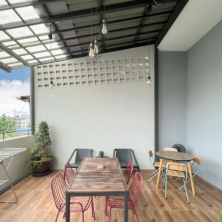 Neveu Premier Residence : Ratchada Банкок Екстериор снимка