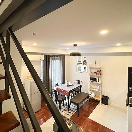 Neveu Premier Residence : Ratchada Банкок Екстериор снимка