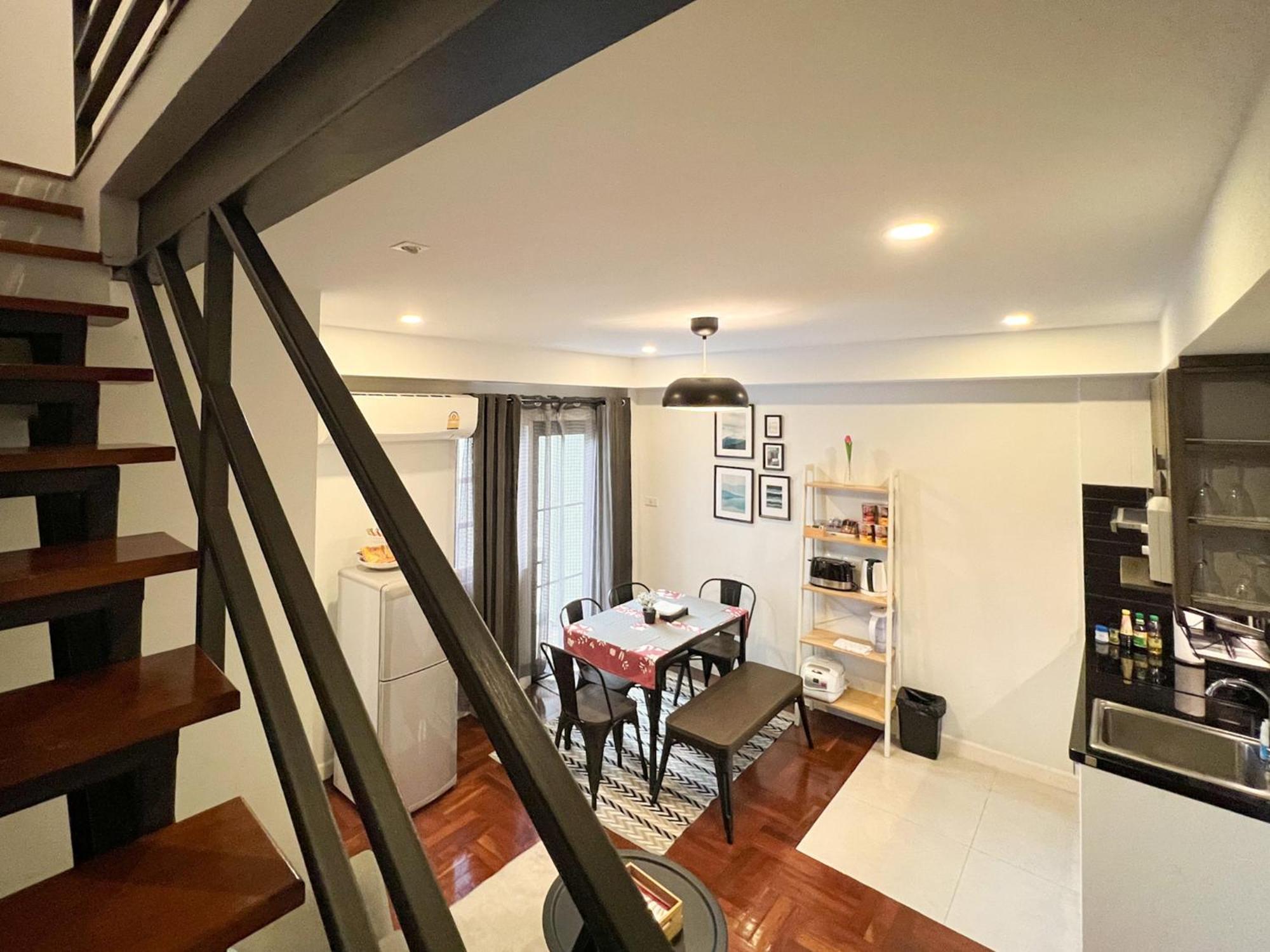 Neveu Premier Residence : Ratchada Банкок Екстериор снимка