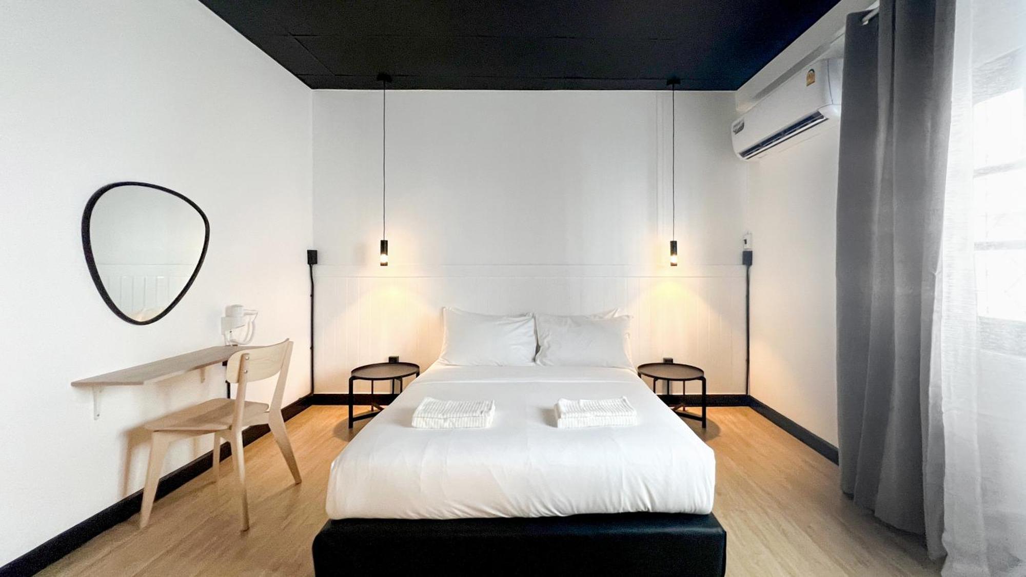 Neveu Premier Residence : Ratchada Банкок Екстериор снимка