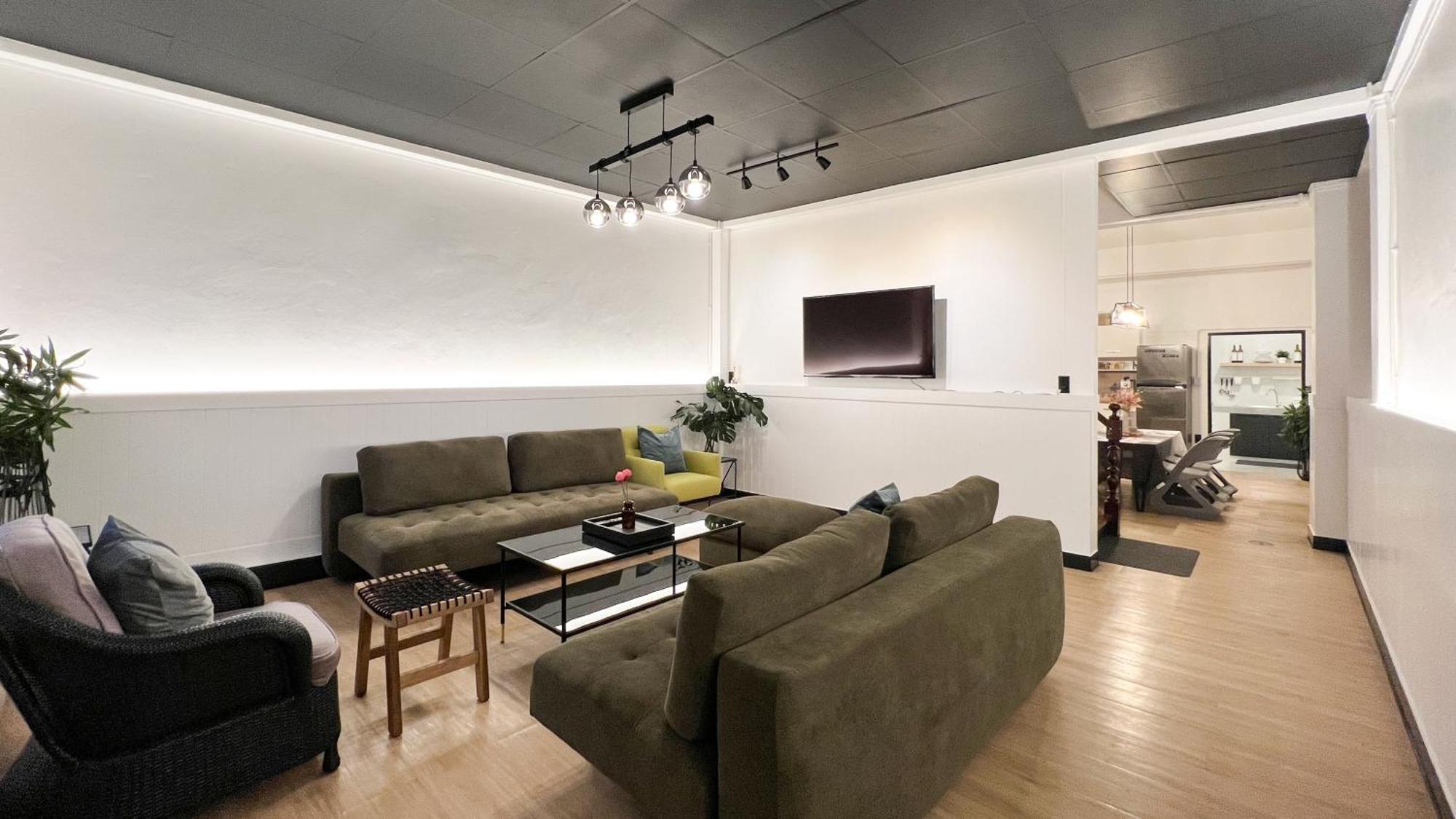 Neveu Premier Residence : Ratchada Банкок Екстериор снимка