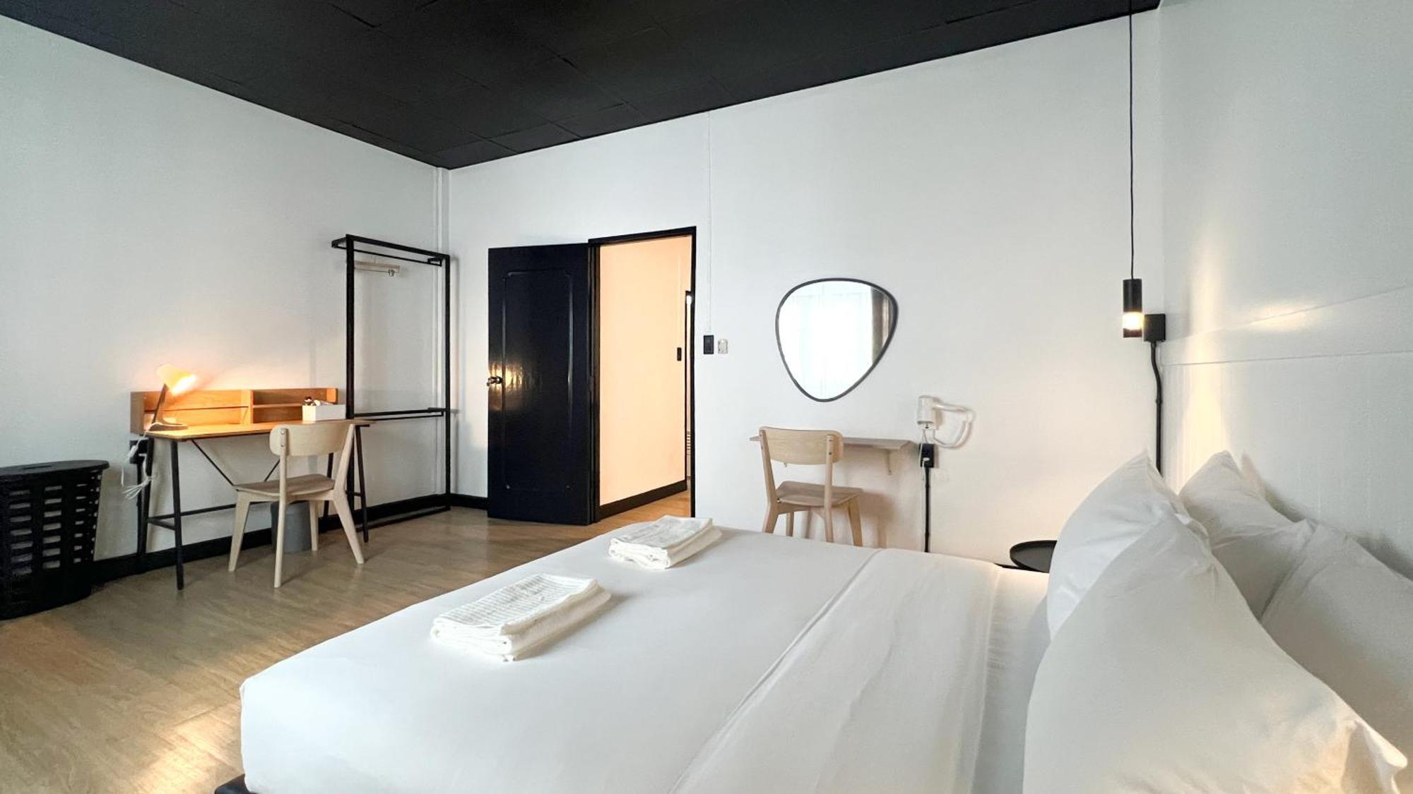 Neveu Premier Residence : Ratchada Банкок Екстериор снимка