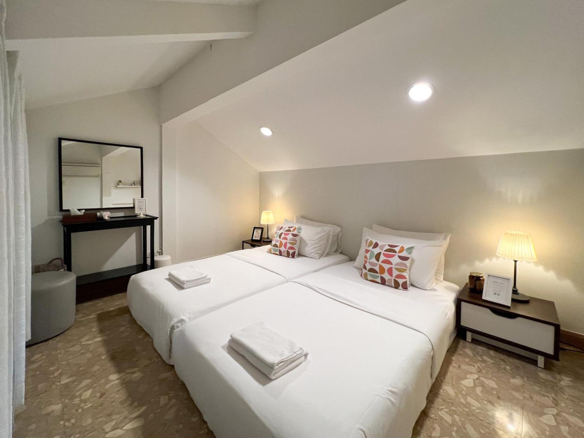 Neveu Premier Residence : Ratchada Банкок Екстериор снимка