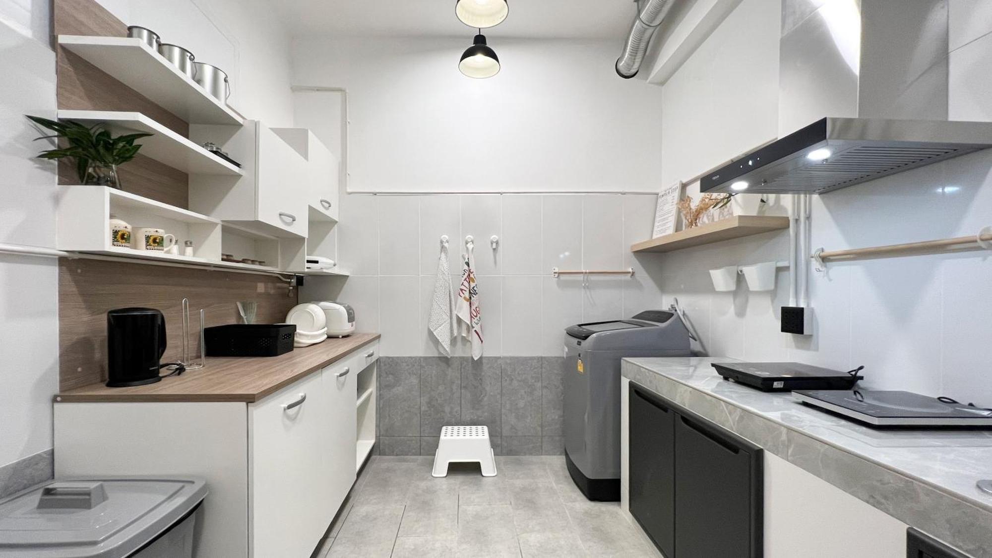 Neveu Premier Residence : Ratchada Банкок Екстериор снимка