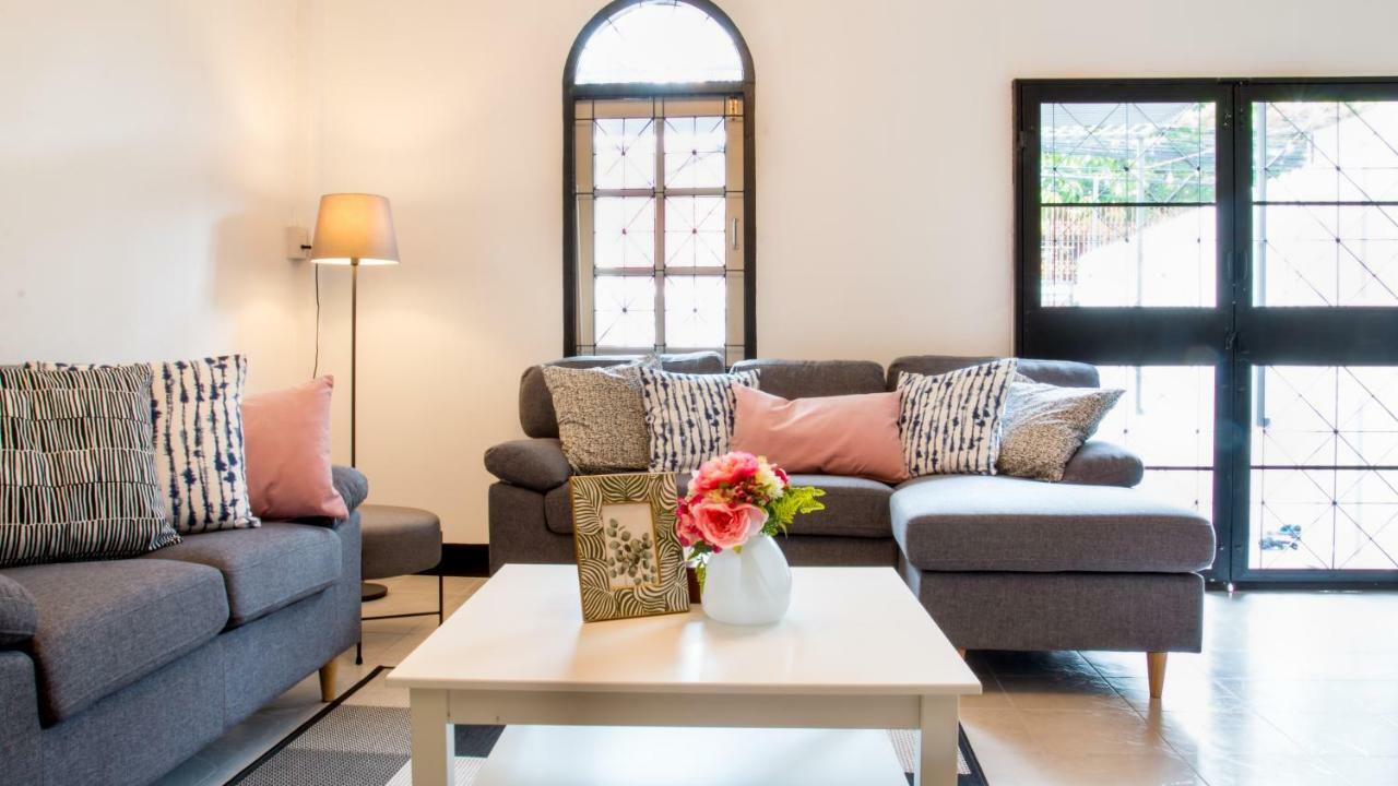 Neveu Premier Residence : Ratchada Банкок Екстериор снимка