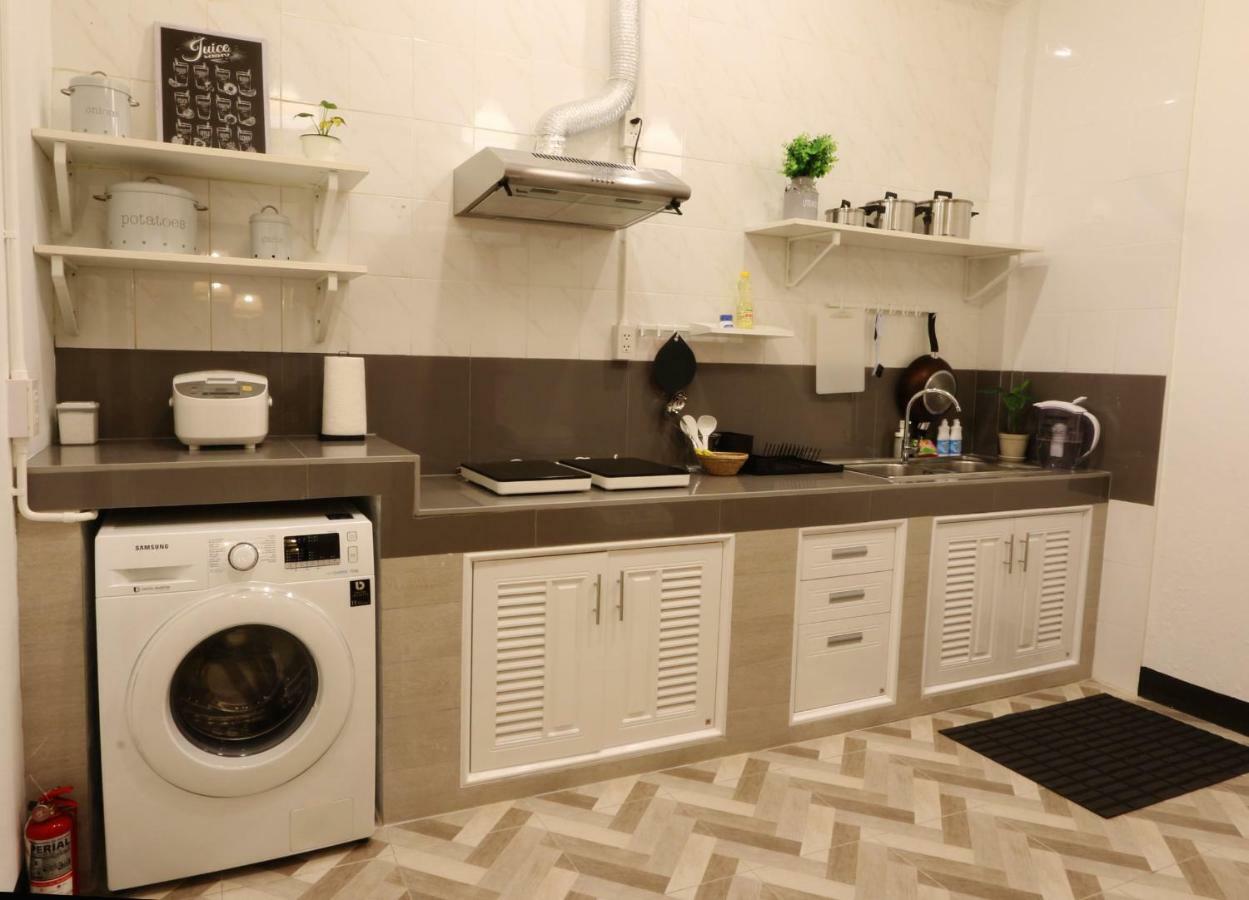 Neveu Premier Residence : Ratchada Банкок Екстериор снимка