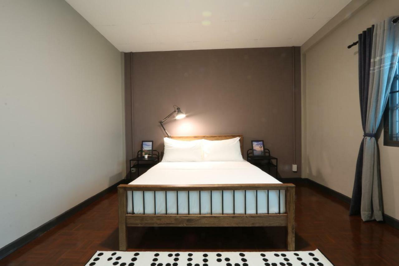 Neveu Premier Residence : Ratchada Банкок Екстериор снимка